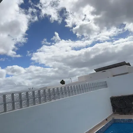 Mike Playa Blanca (Lanzarote)